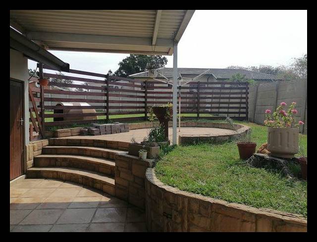 4 BEDROOM HOUSE FOR SALE IN VELD EN VLEI